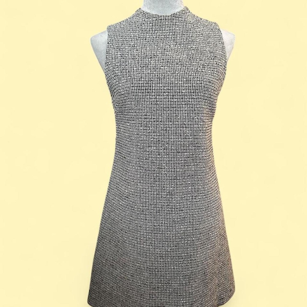 Alice + Olivia Black White Tweed Mock Neck Sleeveless Shift Mini Dress Size 2